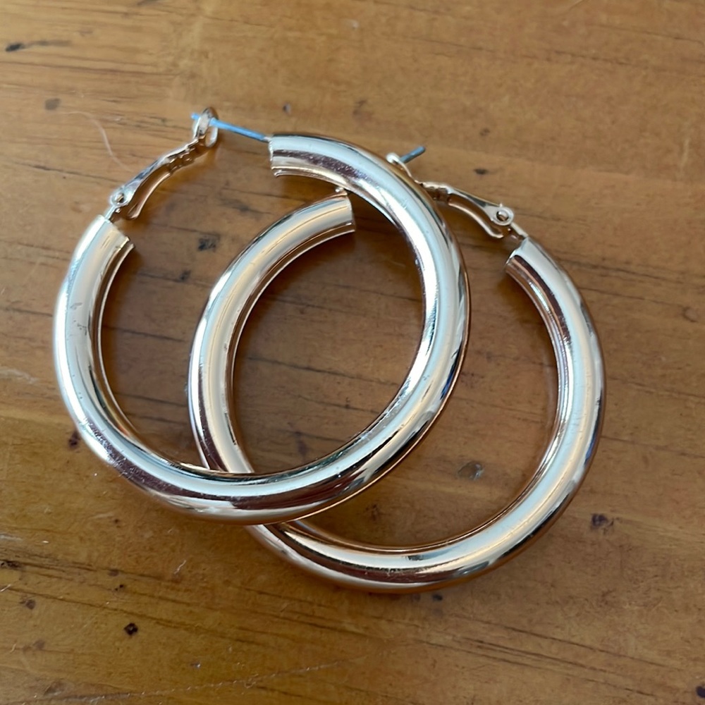 Medium size hoop earrings